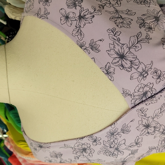 Asymmetrical Ruffle Dress - Picture 3 of 10